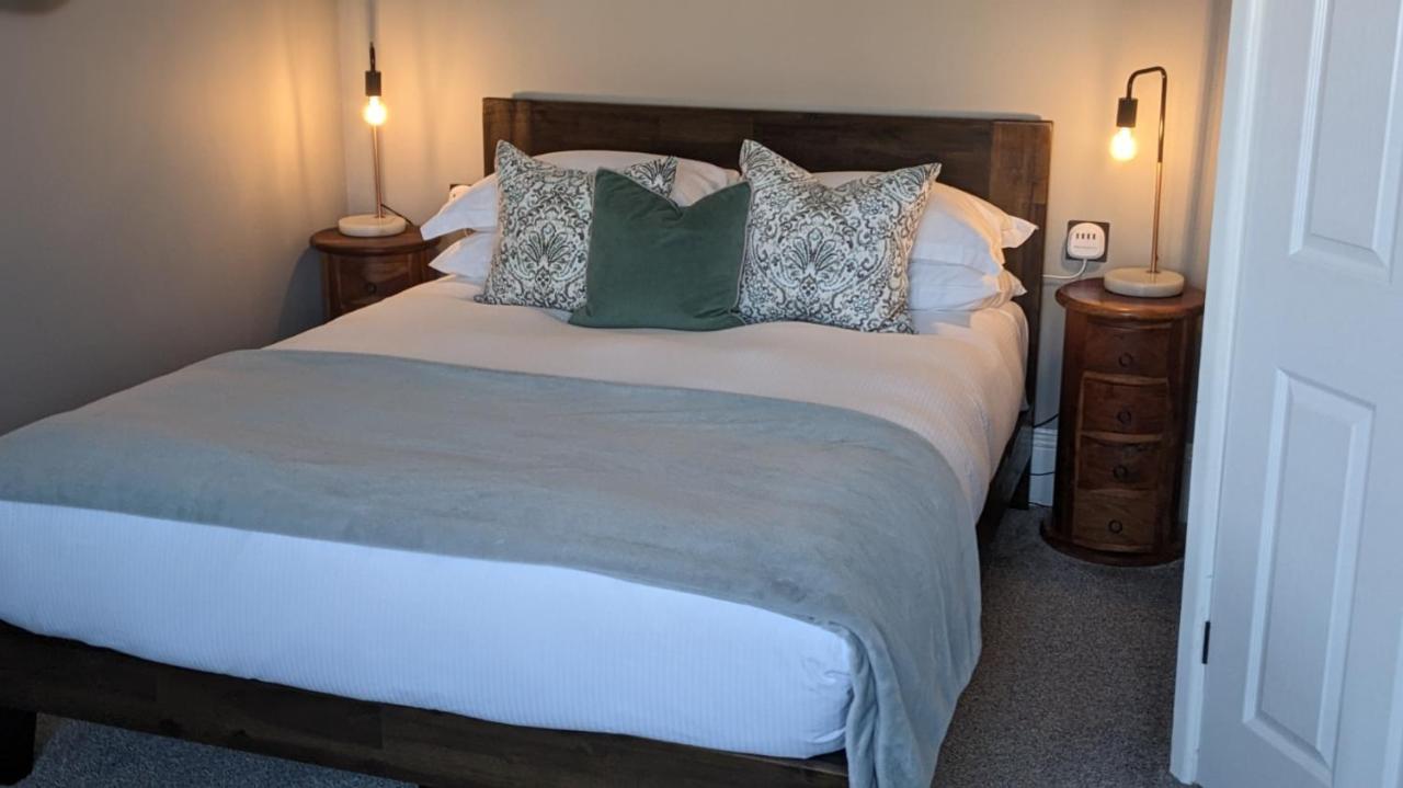 Deluxe King Room,1589171440:JPEG