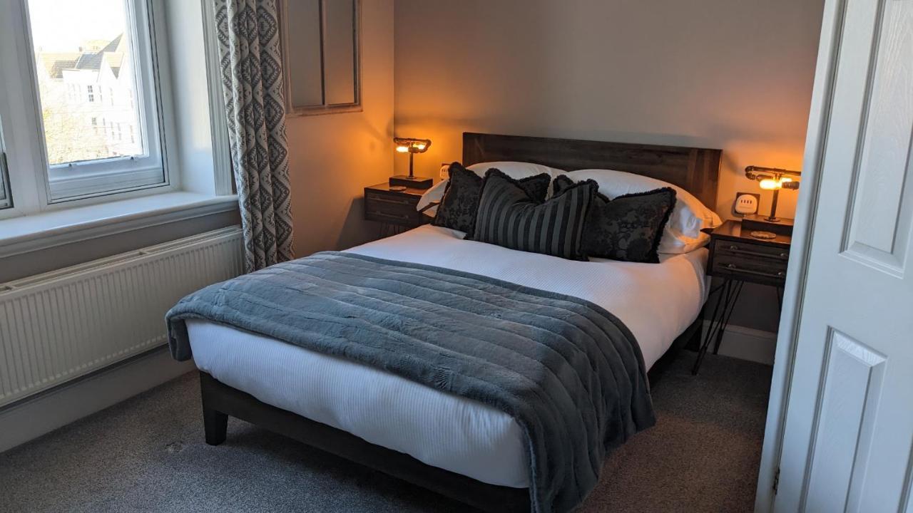 Deluxe Double Room,1589175678:JPEG