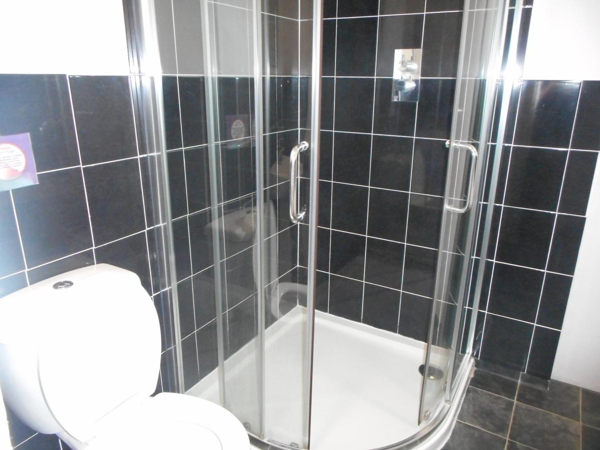 Standard Twin Room with Shared Bathroom