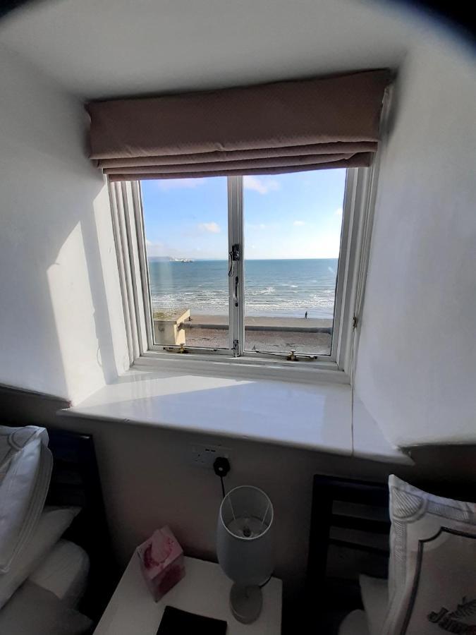 Twin Attic Room - Sea View - Stair access only.