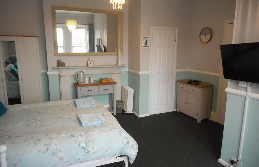 The George B&B-1